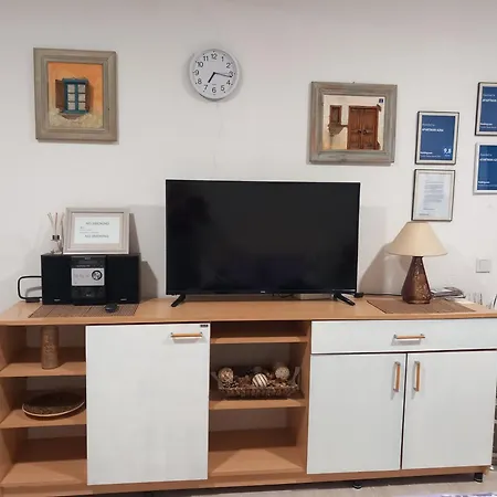Azra Apartamento *
