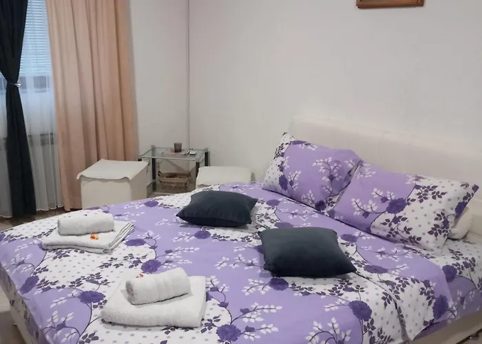 Azra サラエヴォ